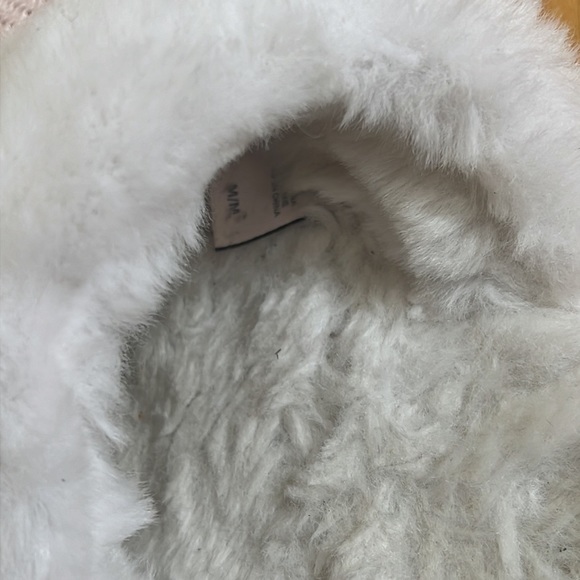 Victoria's Secret Pink Shoes Slippers - Picture 6 of 9